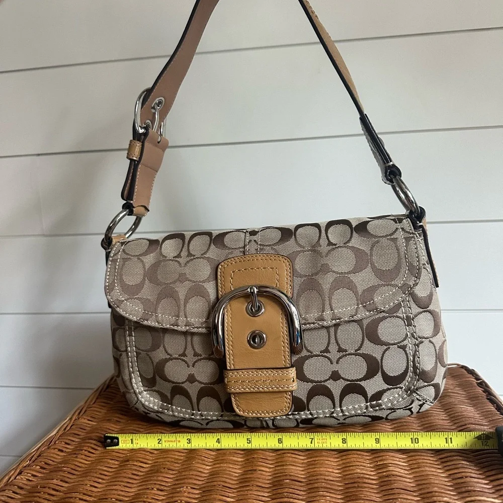 Coach Brown and Tan Signature SoHo Buckle Shoulder Bag y2k d1067-f15668 - Picture 5 of 16